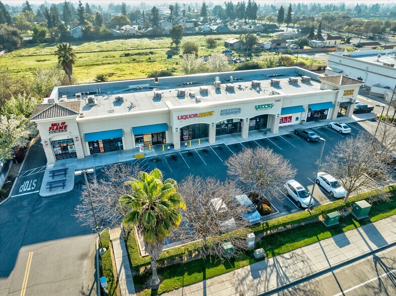 More Photos Of 2450 N Brawley Ave, Fresno Freestanding For Lease