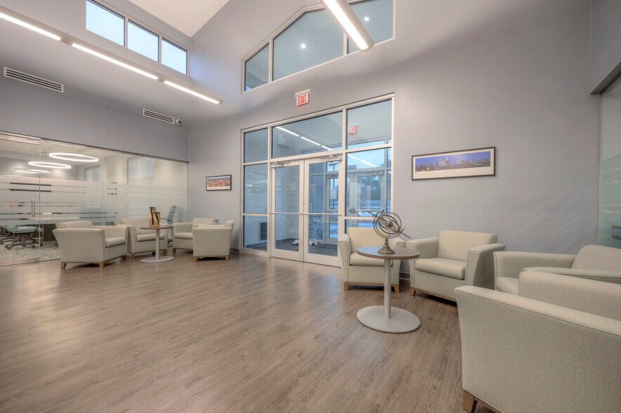 More Photos Of 5821 NW 72nd St, Kansas City Office For Lease