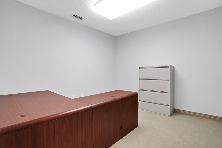 More Photos Of 6277 Dupont Station Ct, Jacksonville Medical For Sale