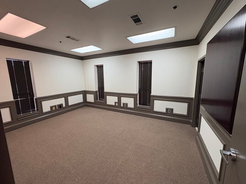 More Photos Of 4820 N Church Ln SE, Atlanta Warehouse For Lease