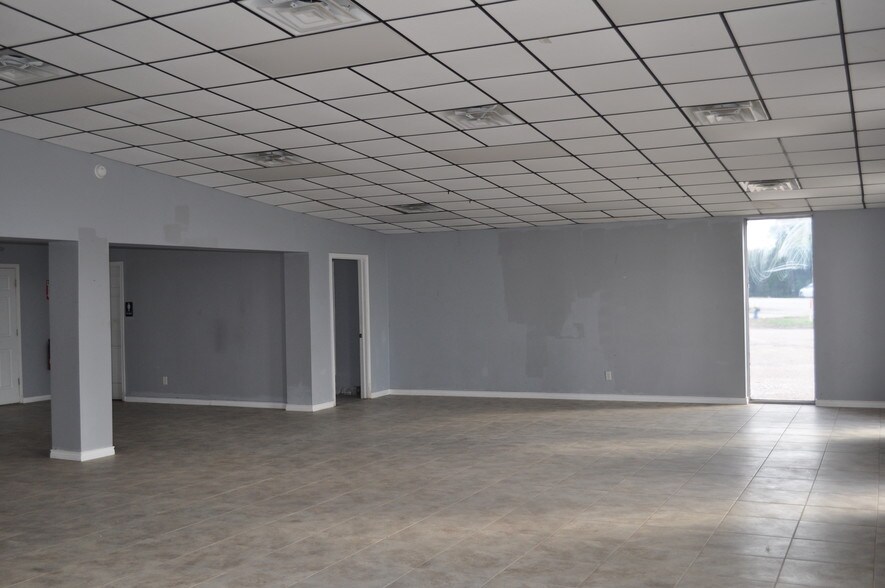 More Photos Of 3221 S Main St, Pearland Freestanding For Sale