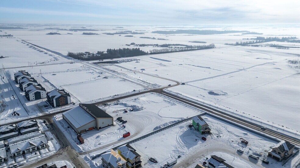 More Photos Of 200 Greenfield link, Fort Saskatchewan Storefront For Lease
