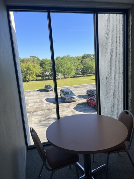 More Photos Of 6501 Arlington Expy, Jacksonville Office For Lease