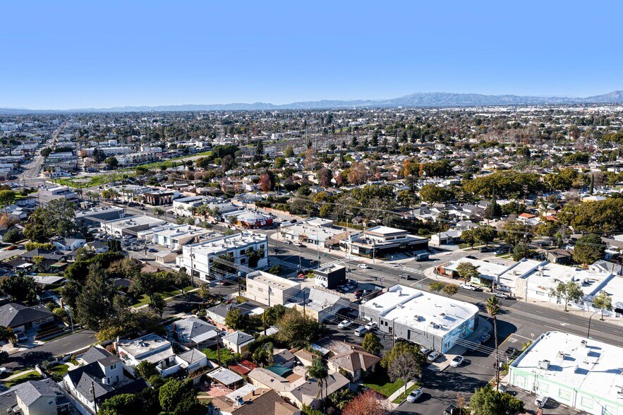 More Photos Of 4000-4004 W Burbank Blvd, Burbank Freestanding For Sale