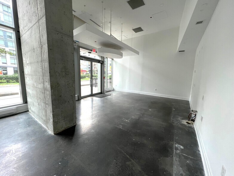 More Photos Of 123 Fort York Blvd, Toronto Storefront For Lease