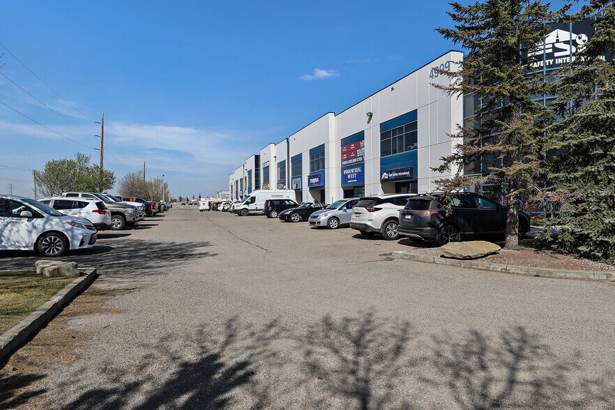 More Photos Of 4999 43rd St SE, Calgary Light Distribution For Sale