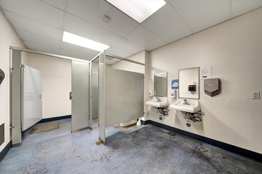 More Photos Of 1305 N Catalina St, Los Angeles Loft Creative Space For Lease