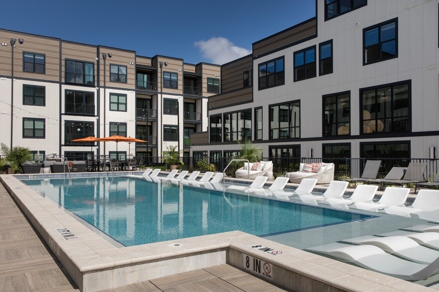 More Photos Of 440 N Monroe St, Tallahassee Apartments For Lease