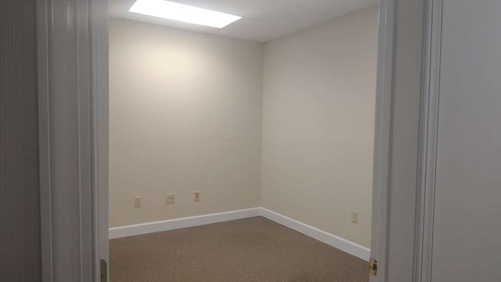 More Photos Of 404 Corder Rd, Warner Robins Office For Lease