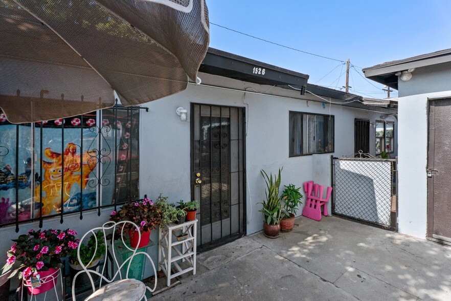 More Photos Of 1526 E 77th Pl, Los Angeles Multifamily For Sale