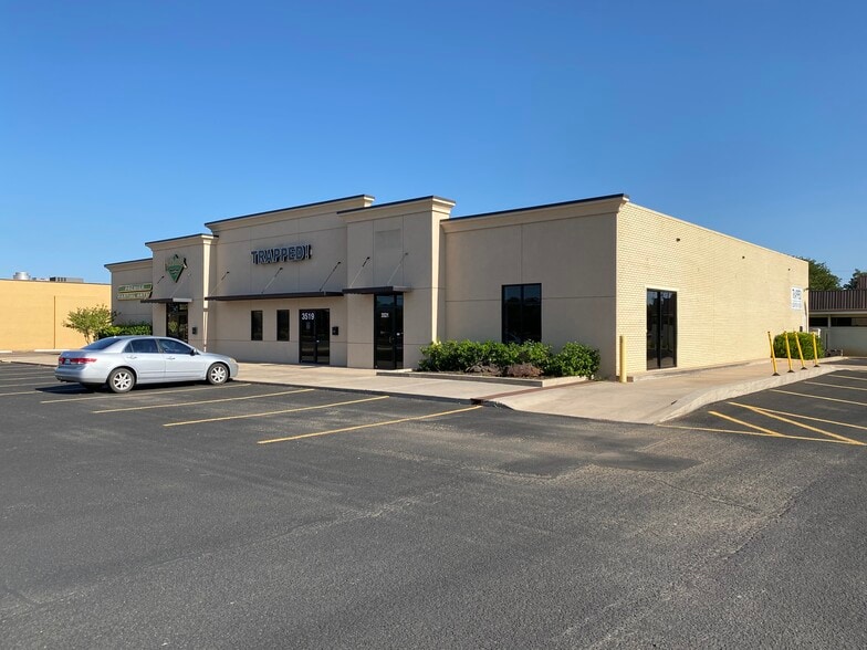 More Photos Of 3517 50th St, Lubbock Freestanding For Sale