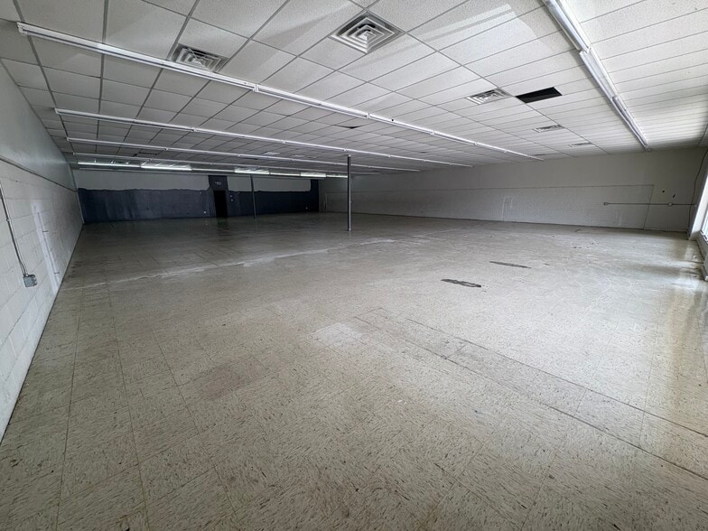 More Photos Of 235-263 W 3rd St, Ayden Unknown For Lease