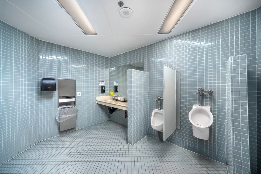 More Photos Of 5250 W El Segundo Blvd, Hawthorne Hotel For Sale