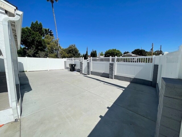 More Photos Of 10802 Crockett St, Sun Valley Apartments For Sale