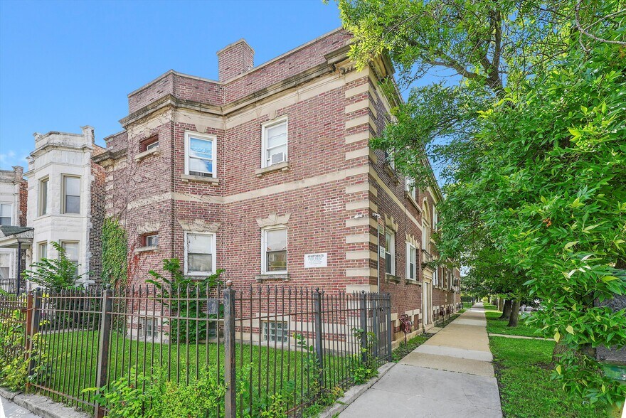 More Photos Of 2203 S Ridgeway Ave, Chicago Apartments For Sale