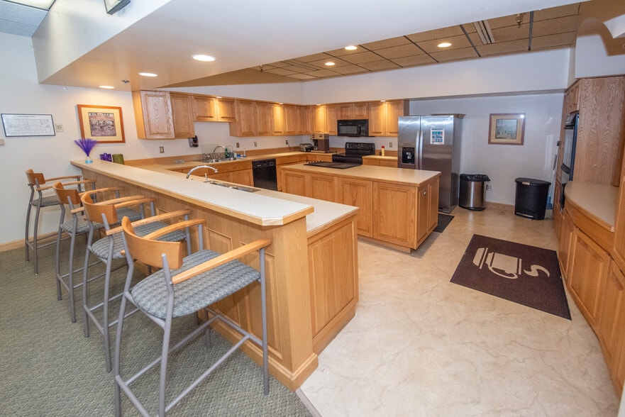 More Photos Of 201 E 56th Ave, Anchorage Office For Sale