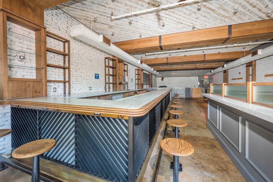 More Photos Of 12 Minthorne St, Staten Island Restaurant For Lease