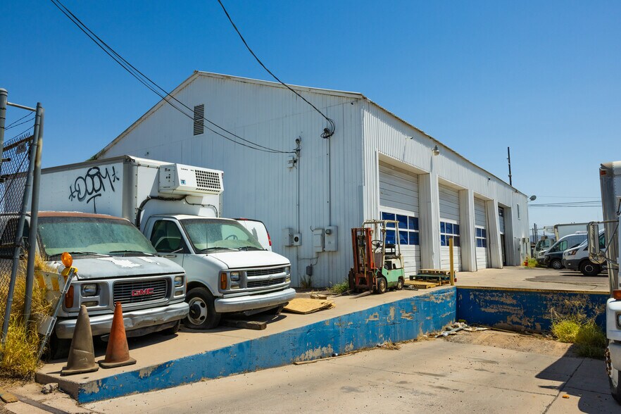 More Photos Of 811 E Jackson St, Phoenix Distribution For Sale
