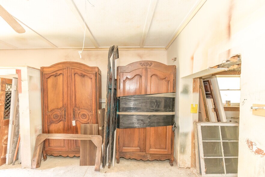 More Photos Of 1340 W Main St, Wytheville Loft Creative Space For Sale