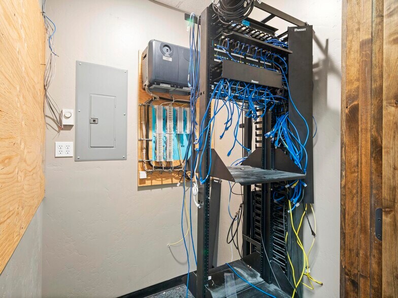 More Photos Of 811-867 N 900 W, Orem Office For Sale