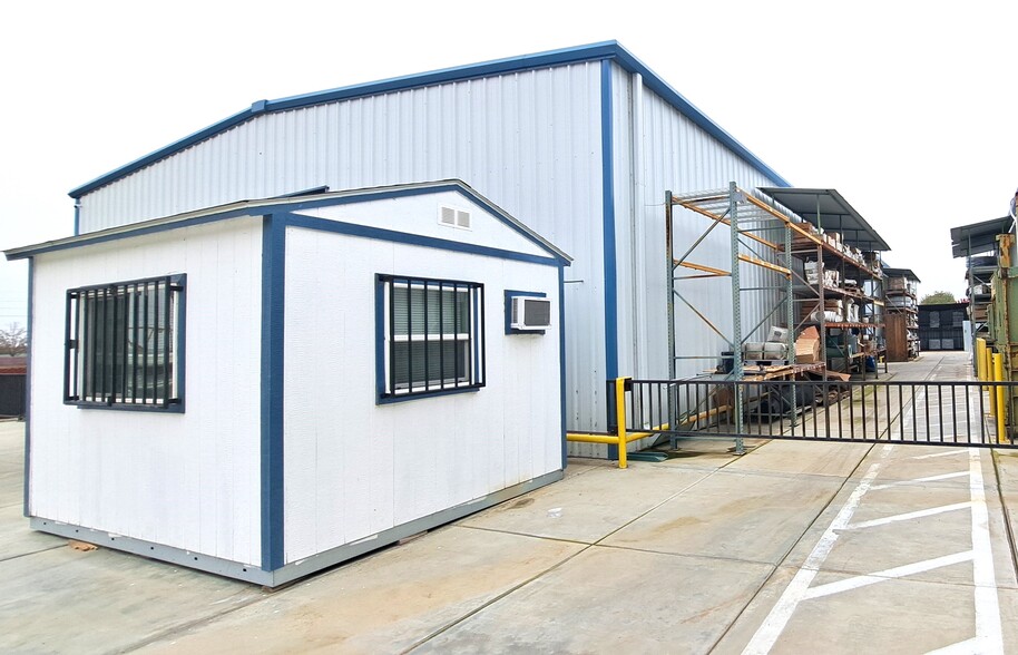 More Photos Of 9309 Enos Ln, Bakersfield Warehouse For Lease