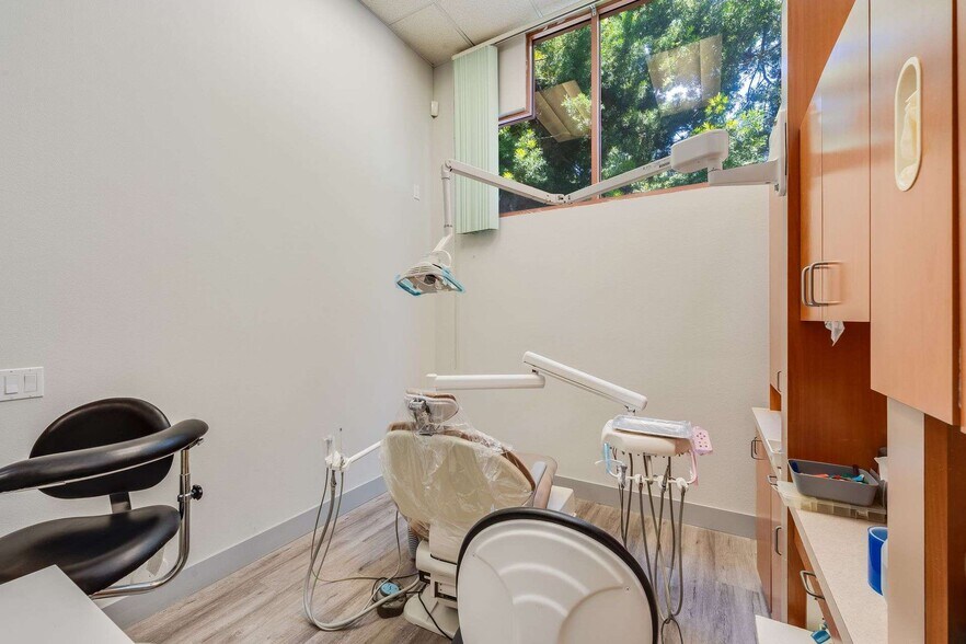 More Photos Of 15401 Hesperian Blvd, San Leandro Unknown For Lease