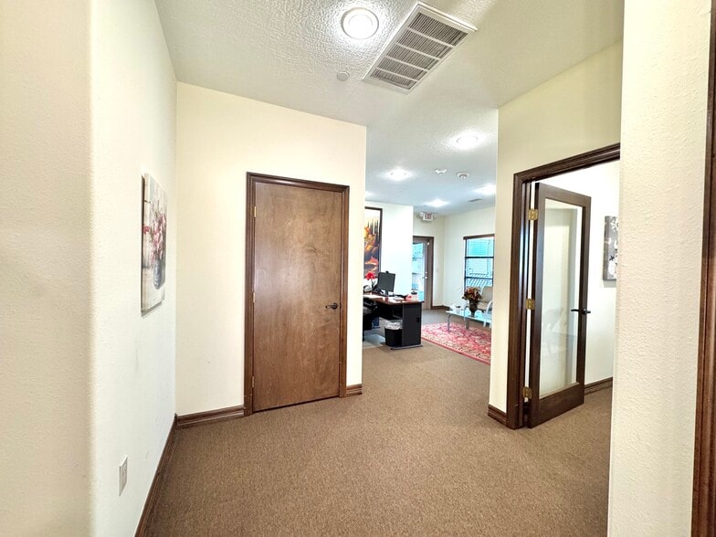 More Photos Of 18001 W Highway 105, Montgomery Medical For Lease