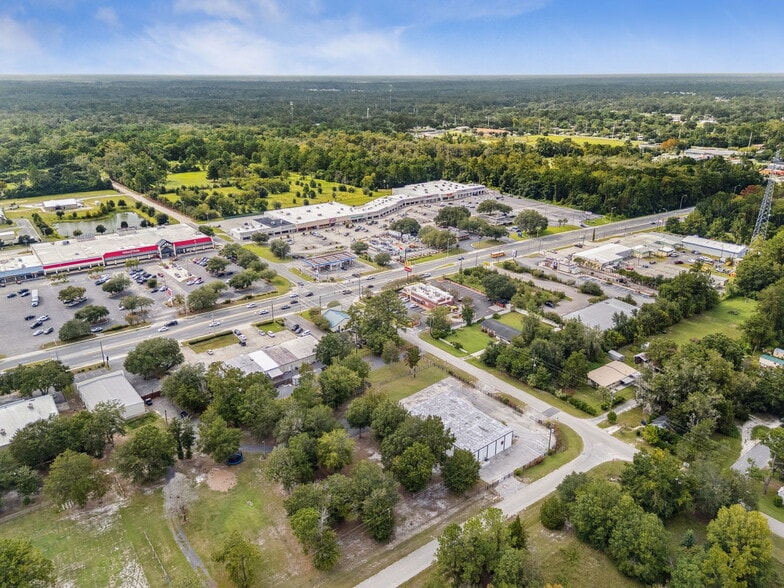 More Photos Of 30 Barber Rd, Macclenny Showroom For Sale