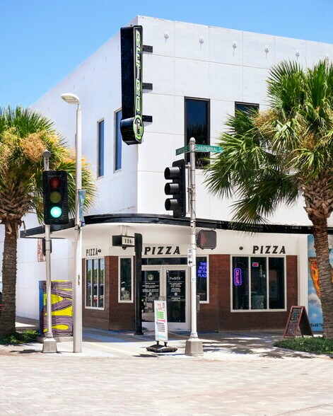 More Photos Of 326 N Chaparral St, Corpus Christi Freestanding For Sale