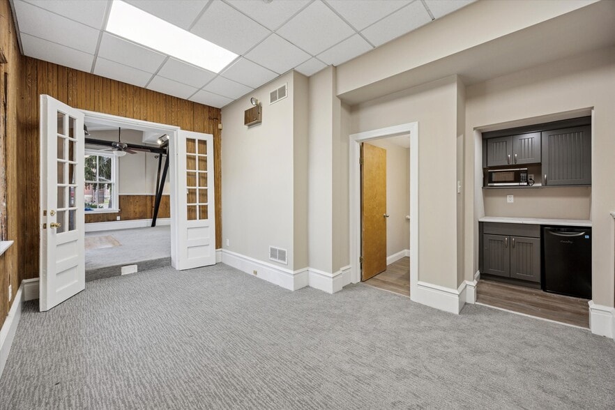 More Photos Of 300 Pond St, Bristol Office For Sale