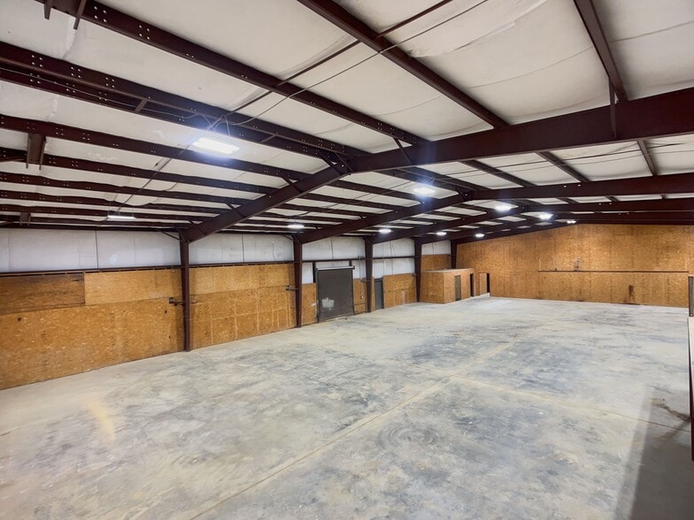 More Photos Of 6115 18th Ave, Tuscaloosa Warehouse For Lease