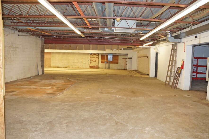 More Photos Of 130 S Main St, Fredericktown Storefront For Sale