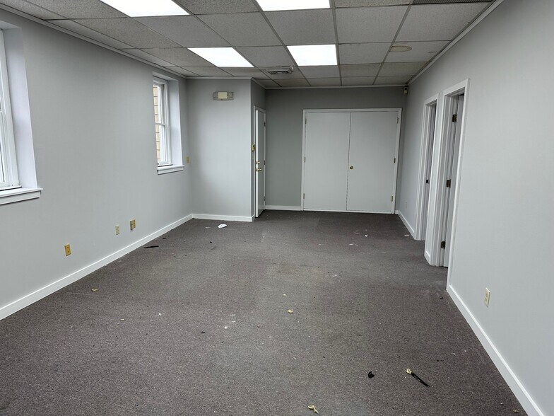 More Photos Of 10-14 Main St, Norwalk Storefront Retail Office For Lease