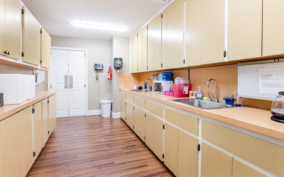 More Photos Of 12734 Kenwood Ln, Fort Myers Loft Creative Space For Lease