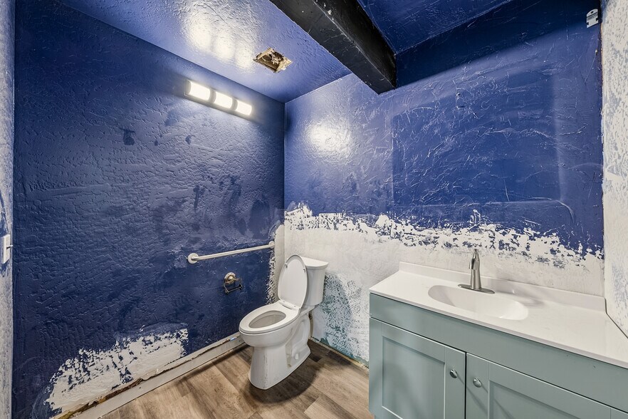 More Photos Of 727 Welch St, Medford Industrial For Sale