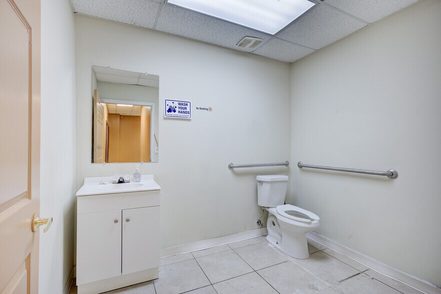 More Photos Of 19953 Conant St, Detroit Medical For Sale