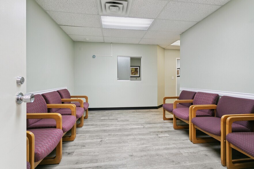 More Photos Of 211 Essex St, Hackensack Medical For Lease