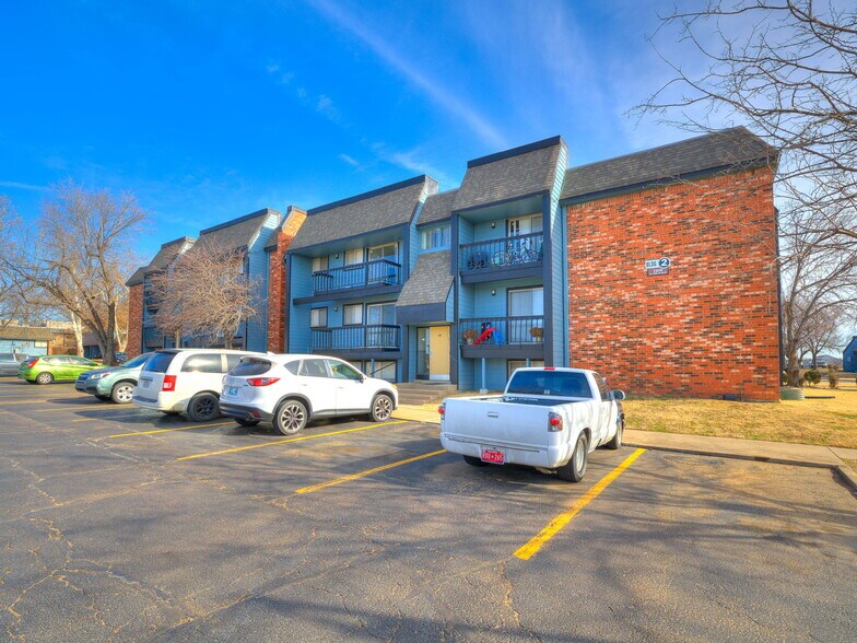 More Photos Of 1311 N Ash Pl, Owasso Apartments For Sale