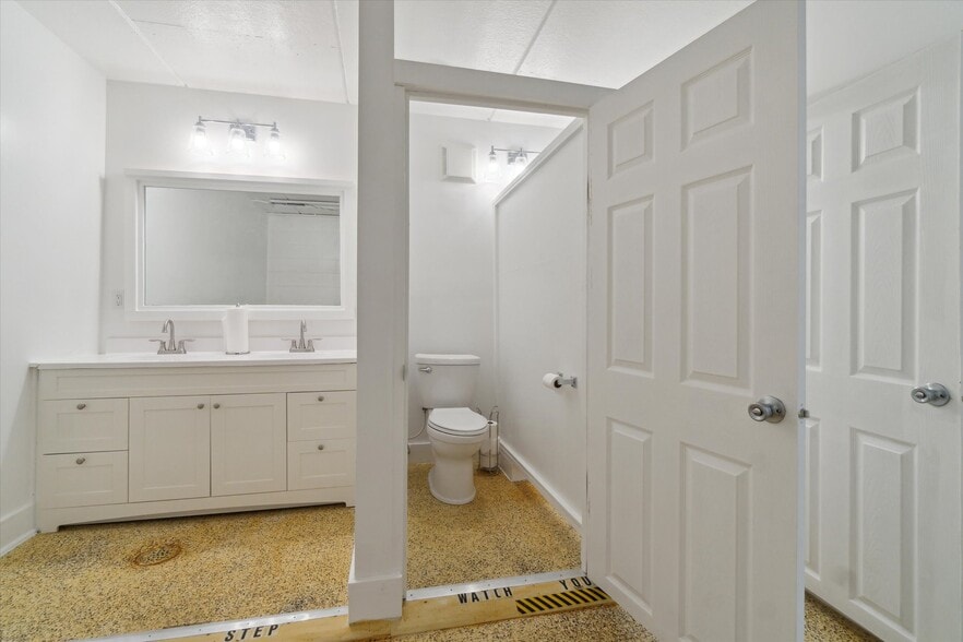 More Photos Of 4248 N 76th St, Milwaukee Storefront Retail Residential For Sale