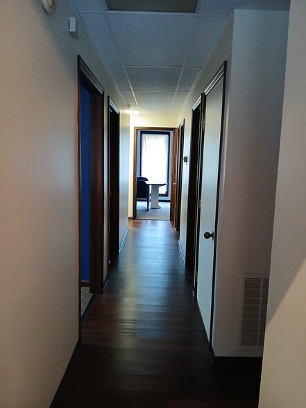 More Photos Of 1001 Eastwind Dr, Westerville Office For Lease