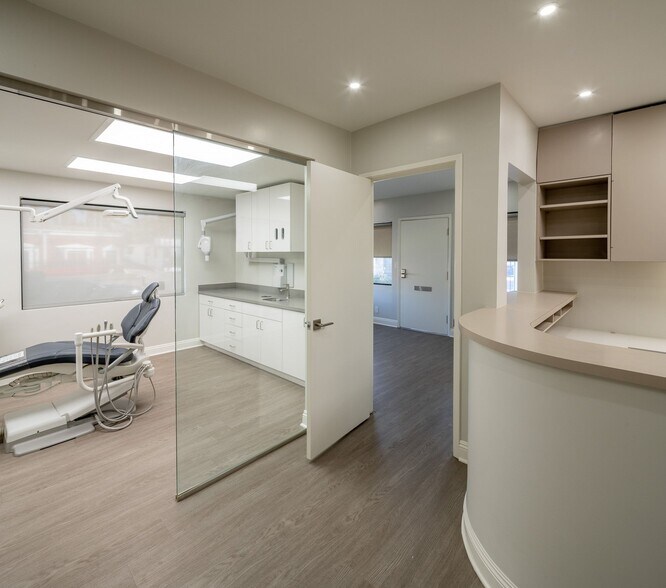 More Photos Of 10724 Riverside Dr, North Hollywood Medical For Lease