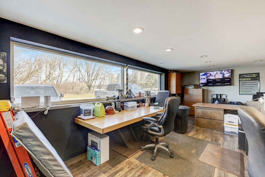 More Photos Of 201 Grell Ln, Johnson Creek Manufacturing For Sale