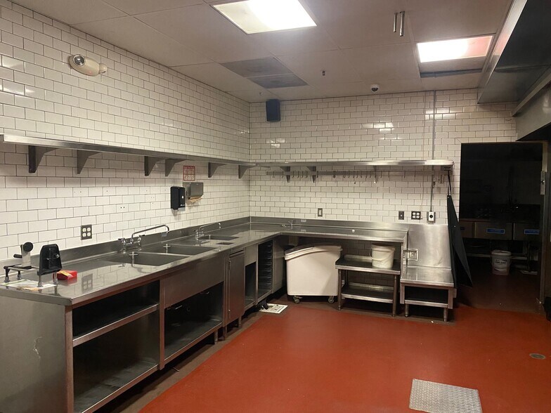 More Photos Of 1320 Main St, Saint Helena Storefront For Lease