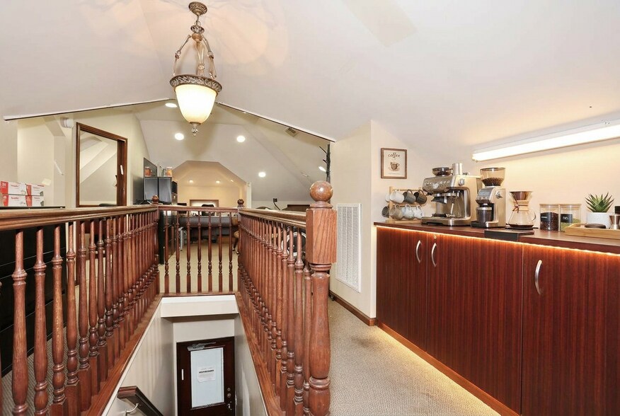 More Photos Of 22 S Madison Ave, Spring Valley Office For Sale