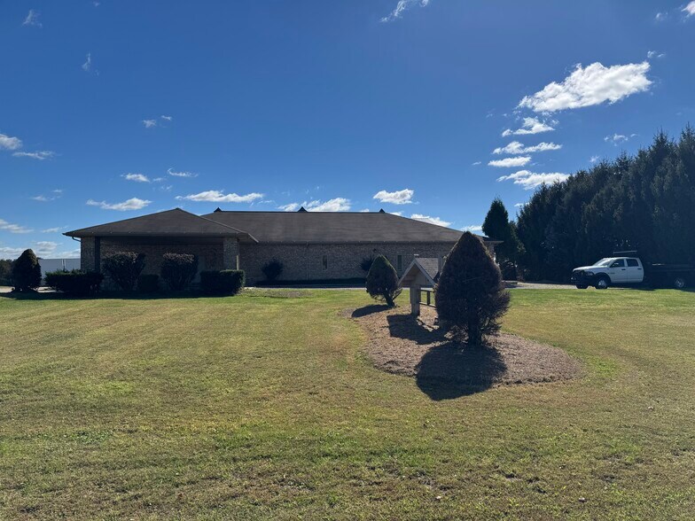 More Photos Of 1046 Ekastown Rd, Saxonburg Office Residential For Lease