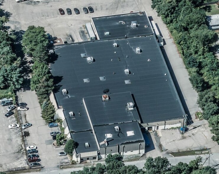 More Photos Of 1 Weingeroff Blvd, Cranston Warehouse For Lease