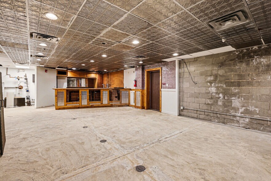 More Photos Of 171 Lawrence St, Central City Storefront For Sale