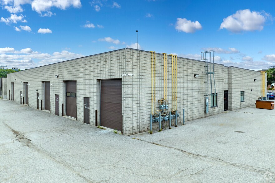 More Photos Of 570 Hood Rd W, Markham Service For Sale