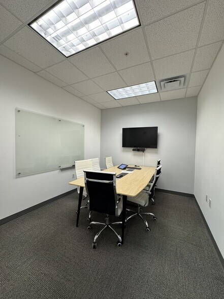 More Photos Of 1838 Sir Tyler Dr, Wilmington Office For Lease