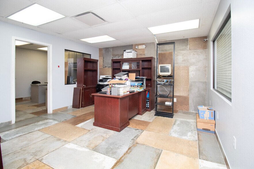 More Photos Of 1401 Guatemozin St, Laredo Warehouse For Sale